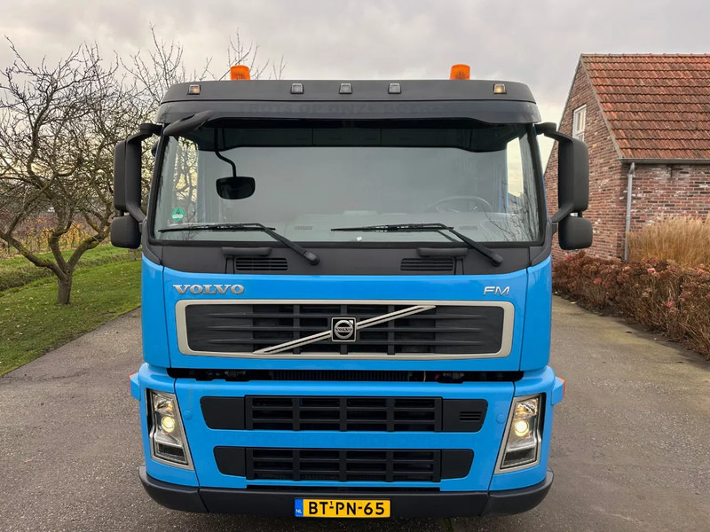Volvo FM 340 / NL TRUCK / 4X2 / EURO5 / MACHINE TRANSPORT / HYDR. RAMP / WINCH - Autotransporter truck: picture 2 Volvo FM 340 / NL TRUCK / 4X2 / EURO5 / MACHINE TRANSPORT / HYDR. RAMP / WINCH - Autotransporter truck: picture 2