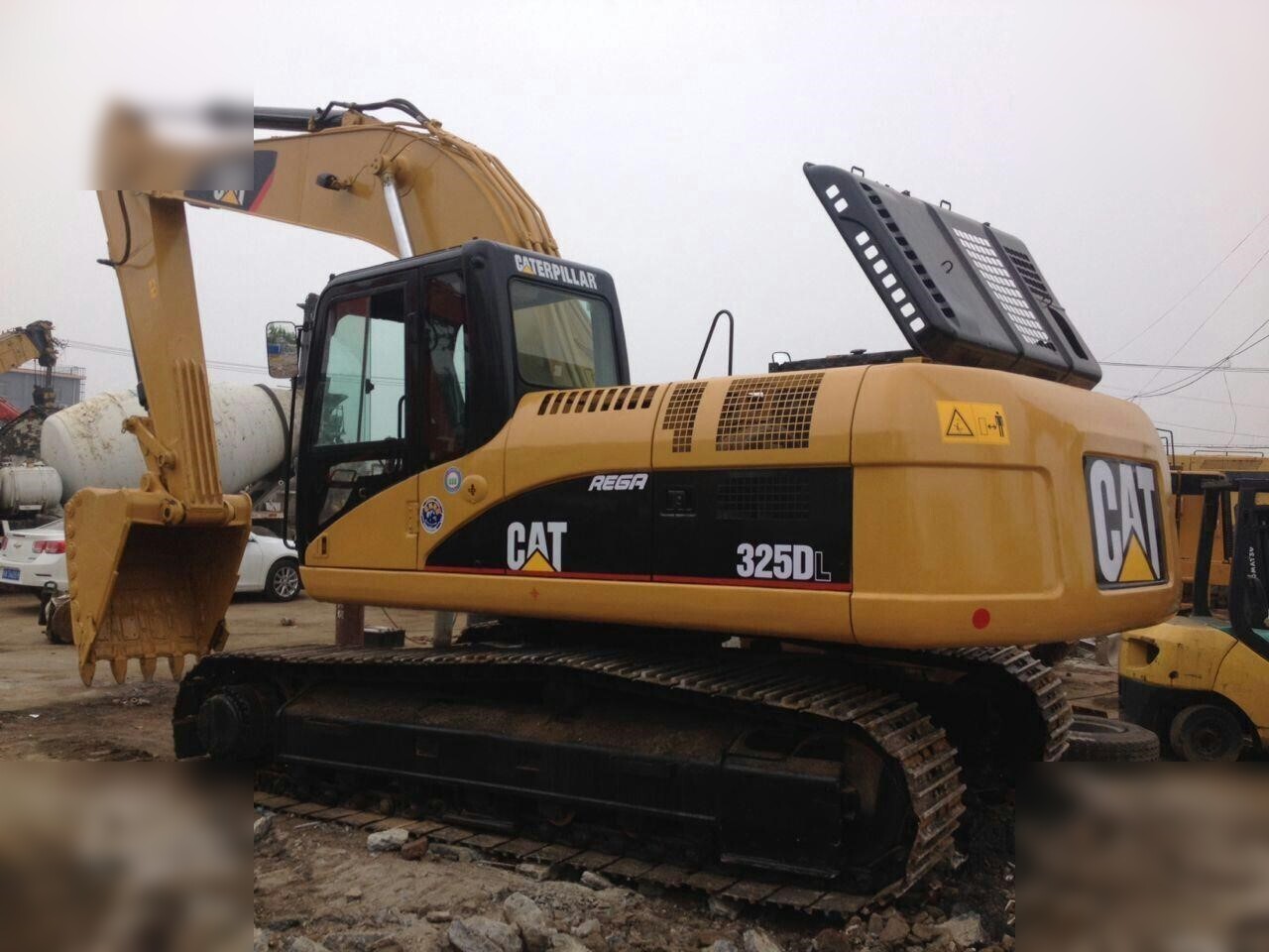 CATERPILLAR 325DL - Crawler excavator: picture 1 CATERPILLAR 325DL - Crawler excavator: picture 1