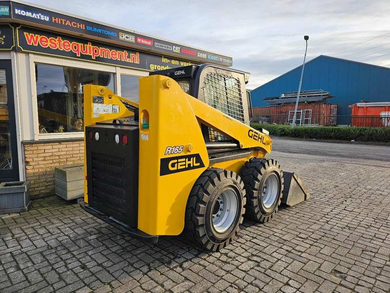 Gehl R165 - Wheel loader: picture 4 Gehl R165 - Wheel loader: picture 4