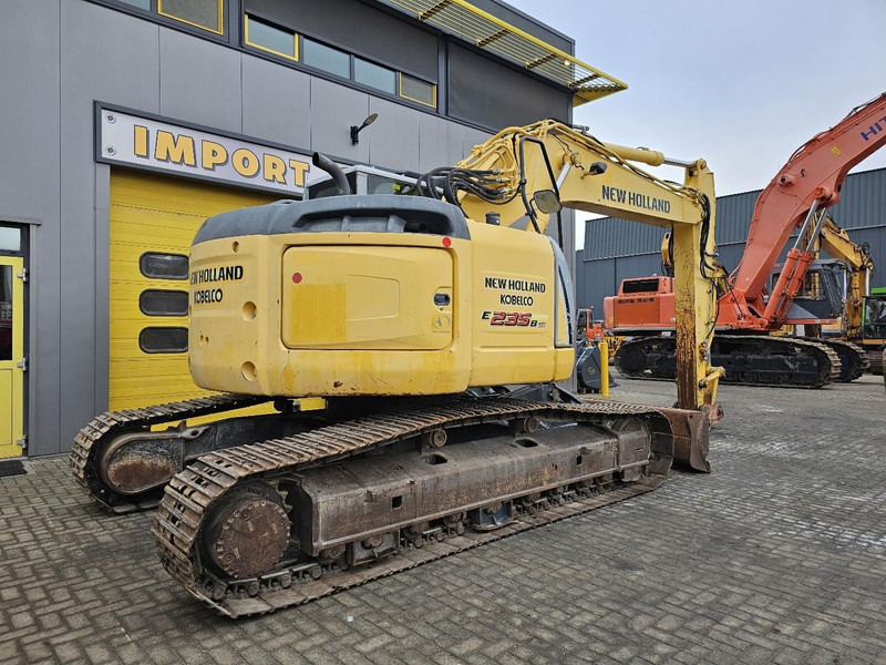 New Holland E235BSR-2 - Crawler excavator: picture 5 New Holland E235BSR-2 - Crawler excavator: picture 5