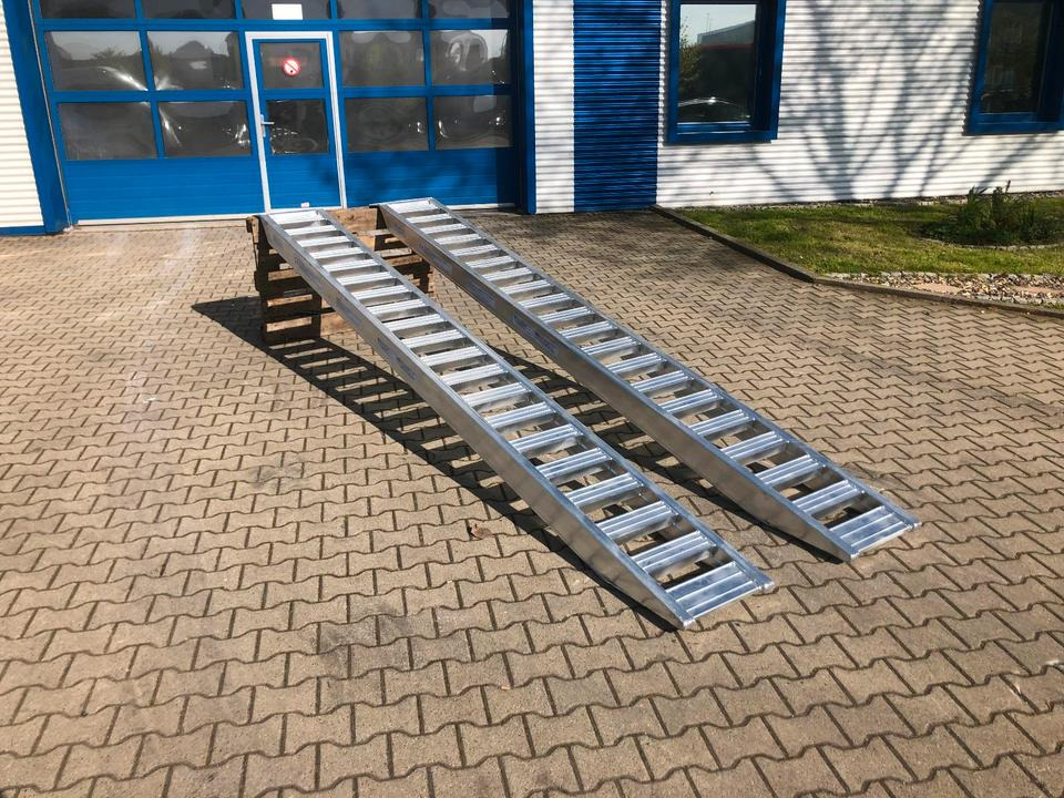 Alurampen Satz 4m 4000KG Minibagger Minilader Quad Auffahrrampe *INKL.19% MWST* - Loading ramp: picture 4 Alurampen Satz 4m 4000KG Minibagger Minilader Quad Auffahrrampe *INKL.19% MWST* - Loading ramp: picture 4
