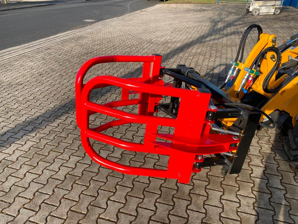 Ballengreifer/Ballenzange 1,80M *INKL.19% MWST*EURO-AUFNAHME*SOFORT VERFÜGBAR!* - Clamp: picture 1 Ballengreifer/Ballenzange 1,80M *INKL.19% MWST*EURO-AUFNAHME*SOFORT VERFÜGBAR!* - Clamp: picture 1