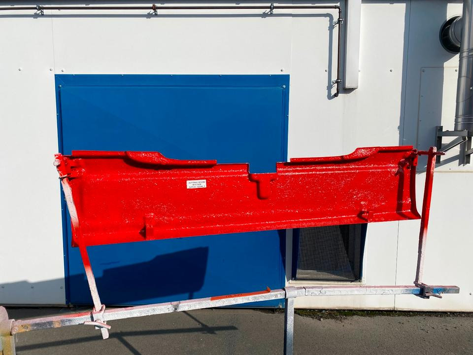 MAN Lions City A21 Heckstoßstange mit AHK Ausschnitt Lackiert UNI-Wunschfarbton OE 88732035011 / 88.73203-5011 *INKL.19% MWST* - Bumper for Bus: picture 2 MAN Lions City A21 Heckstoßstange mit AHK Ausschnitt Lackiert UNI-Wunschfarbton OE 88732035011 / 88.73203-5011 *INKL.19% MWST* - Bumper for Bus: picture 2