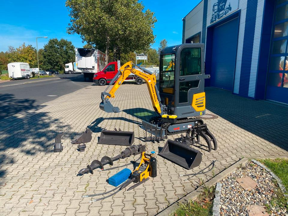 Minibagger BK1250KSR inkl. Zubehörpaket Groß *INKL.19% MWST*KUBOTA*SCHWENKARM*VERSTELLFAHRW*SOFORT!* - Mini excavator: picture 2 Minibagger BK1250KSR inkl. Zubehörpaket Groß *INKL.19% MWST*KUBOTA*SCHWENKARM*VERSTELLFAHRW*SOFORT!* - Mini excavator: picture 2