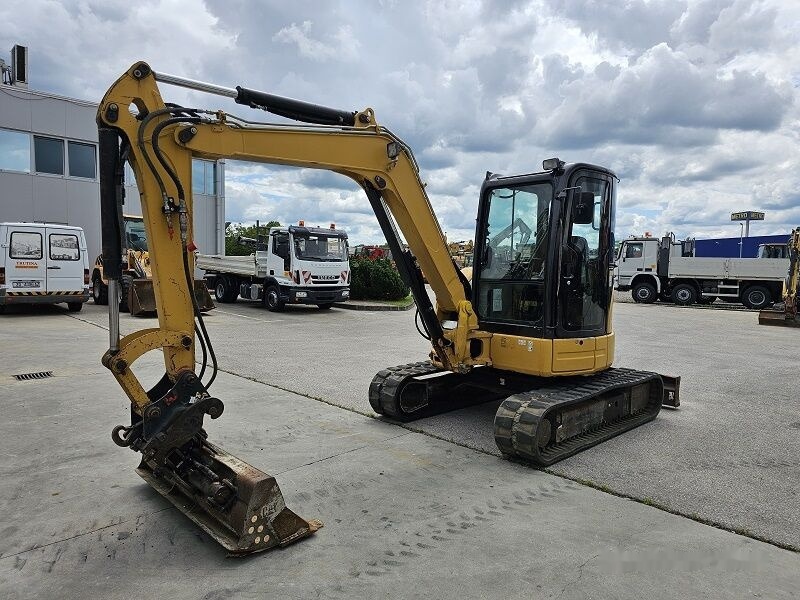 Caterpillar 305C - Mini excavator: picture 1 Caterpillar 305C - Mini excavator: picture 1