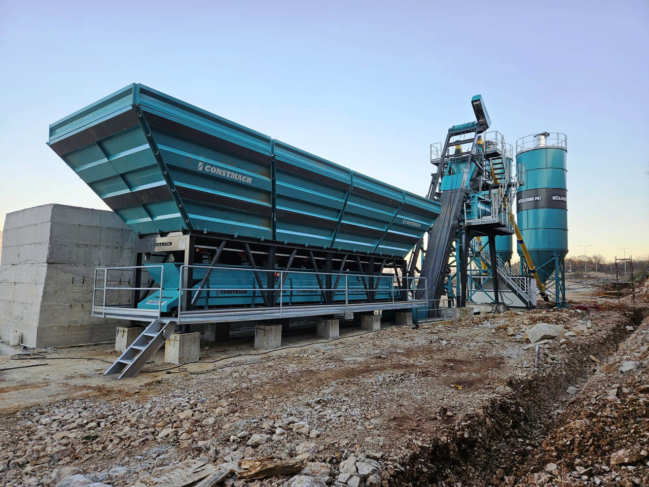 Constmach 120 m³/h Compact Concrete Batching Plant - Concrete plant: picture 1 Constmach 120 m³/h Compact Concrete Batching Plant - Concrete plant: picture 1