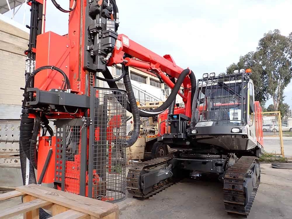 Sandvik DX800 - Drilling rig: picture 1 Sandvik DX800 - Drilling rig: picture 1
