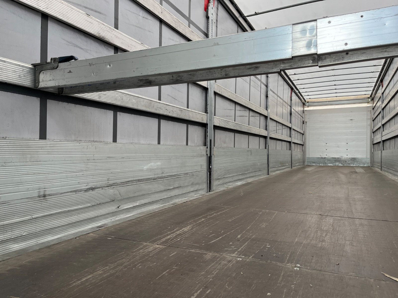 Schmitz Cargobull SCS 24 Bordwand - Curtainsider semi-trailer: picture 4 Schmitz Cargobull SCS 24 Bordwand - Curtainsider semi-trailer: picture 4