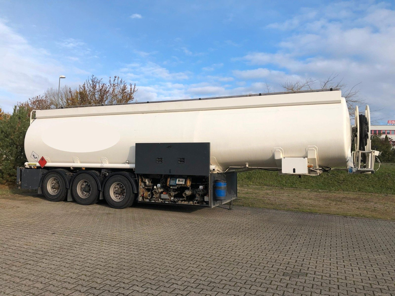 ROHR TAL-A-ZE 4Kammern*ADR*BENZIN*DIESEL*HEIZÖL - Tank semi-trailer: picture 3 ROHR TAL-A-ZE 4Kammern*ADR*BENZIN*DIESEL*HEIZÖL - Tank semi-trailer: picture 3