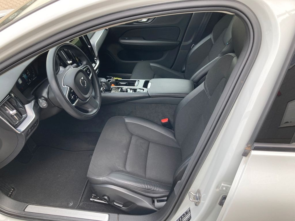 Volvo V60 T6 AWD R-Design Expression Recharge Plug-In Volvo V60 T6 AWD R-Design Expression Recharge Plug-In - Station wagon: picture 5 Volvo V60 T6 AWD R-Design Expression Recharge Plug-In Volvo V60 T6 AWD R-Design Expression Recharge Plug-In - Station wagon: picture 5