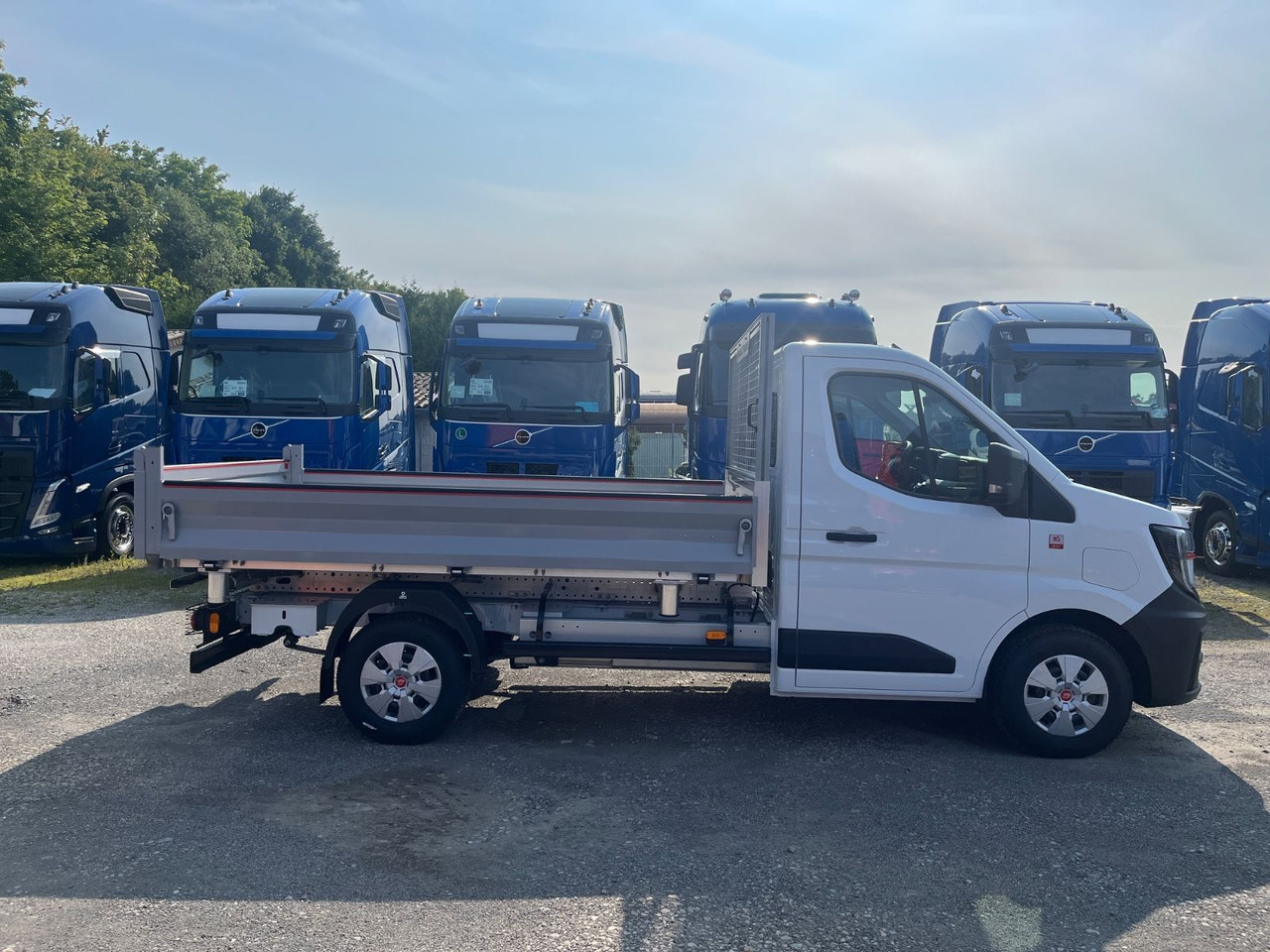 Renault MASTER ELEKTRO DREISEITENKIPPER - Tipper van, Electric van: picture 3 Renault MASTER ELEKTRO DREISEITENKIPPER - Tipper van, Electric van: picture 3