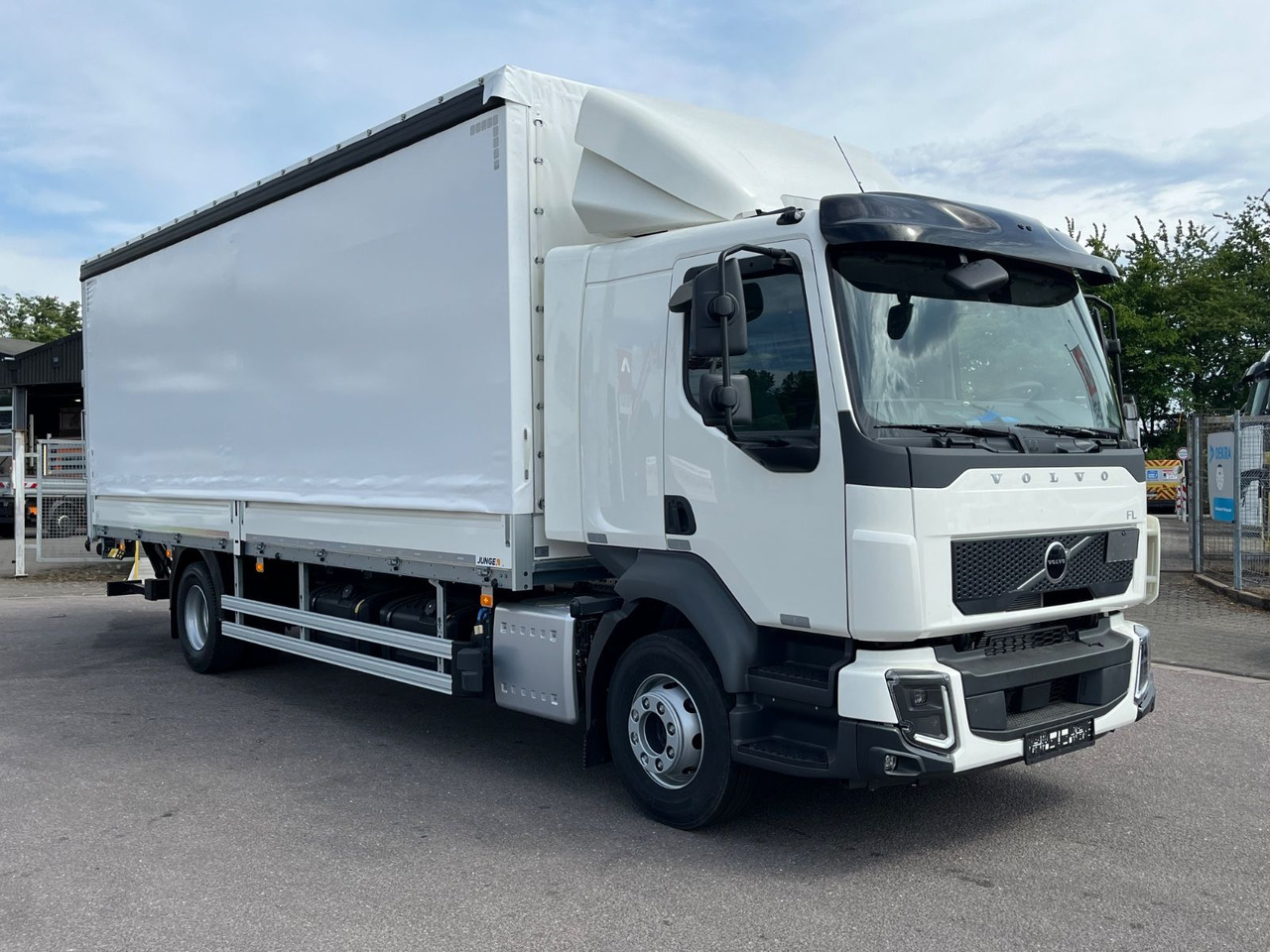 Volvo FL16.280 Junge Schiebeplane - Curtainsider truck: picture 3 Volvo FL16.280 Junge Schiebeplane - Curtainsider truck: picture 3