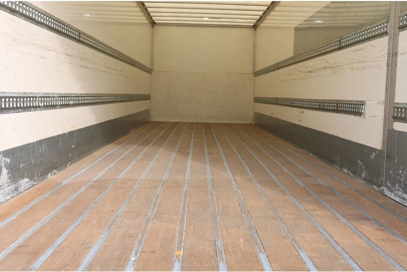 DAF CF 290 FA Bak + klep Dhollandia 2000 KG - Box truck: picture 4 DAF CF 290 FA Bak + klep Dhollandia 2000 KG - Box truck: picture 4