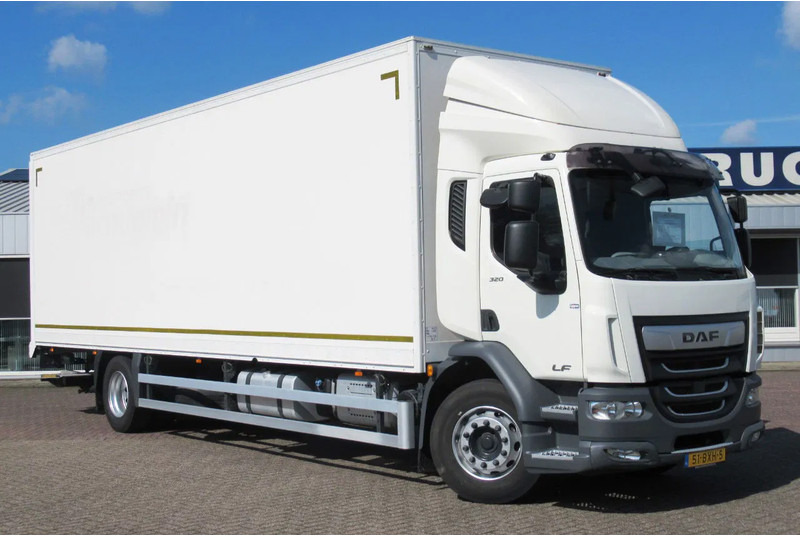 DAF LF 55 320 Euro 6 - Box truck: picture 2 DAF LF 55 320 Euro 6 - Box truck: picture 2