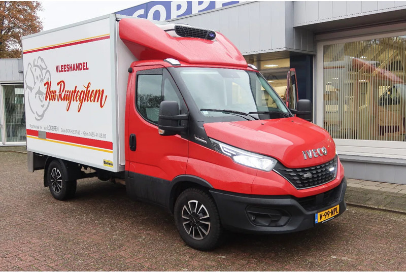 Iveco 35S 180 35 S 180 Hi-Matic - Refrigerated delivery van: picture 2 Iveco 35S 180 35 S 180 Hi-Matic - Refrigerated delivery van: picture 2