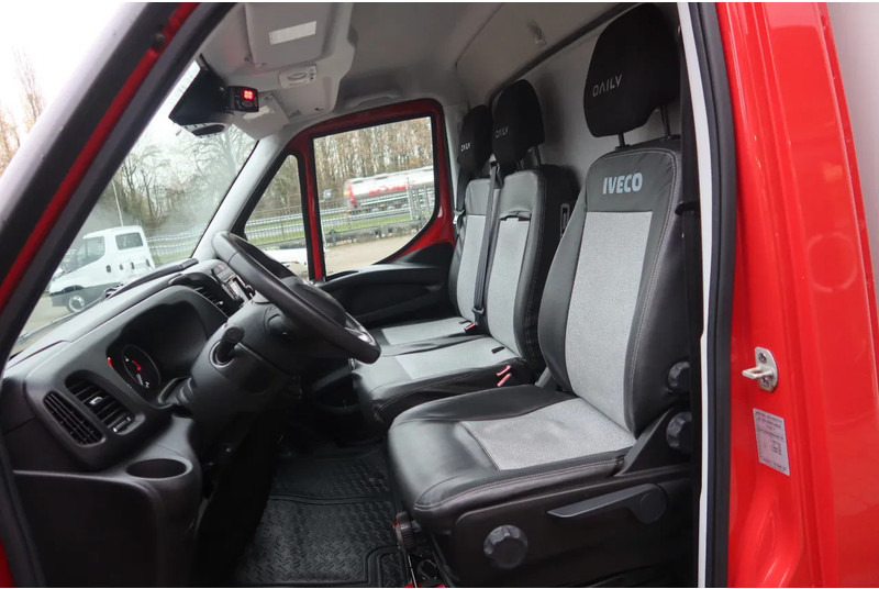 Iveco 35S 180 35 S 180 Hi-Matic - Refrigerated delivery van: picture 5 Iveco 35S 180 35 S 180 Hi-Matic - Refrigerated delivery van: picture 5