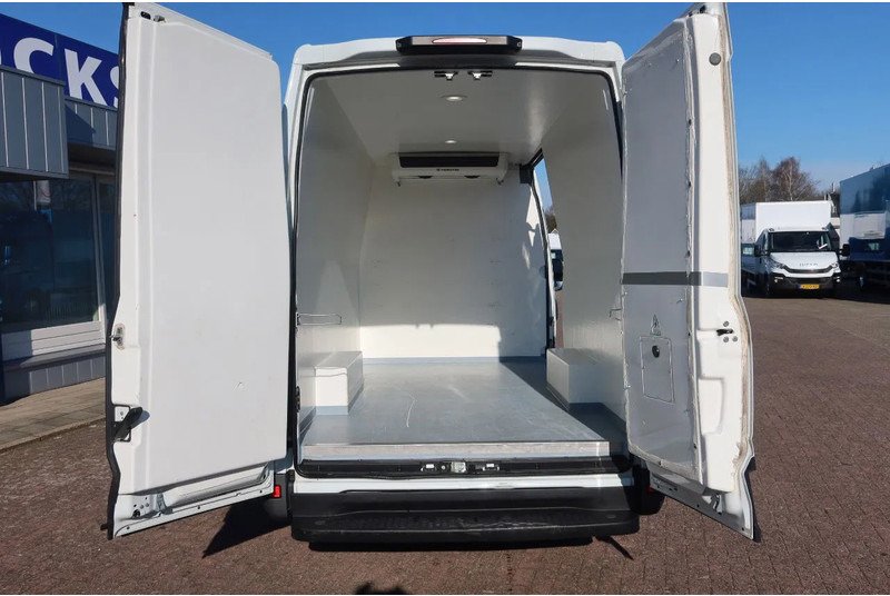 Iveco Daily 35S12 Koel/vries + Stekker 220 volt L2/h2 thermoking - Refrigerated delivery van: picture 3 Iveco Daily 35S12 Koel/vries + Stekker 220 volt L2/h2 thermoking - Refrigerated delivery van: picture 3