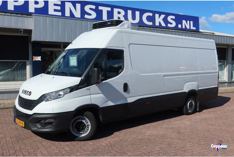 Iveco Daily 35S16 Iveco 35S16 L3/H2 Koel/Vries/ verwarmen Carrier Xarios 350 + 220 volt nacht aansluiting - Refrigerated delivery van: picture 1 Iveco Daily 35S16 Iveco 35S16 L3/H2 Koel/Vries/ verwarmen Carrier Xarios 350 + 220 volt nacht aansluiting - Refrigerated delivery van: picture 1