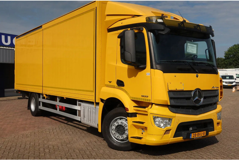 Mercedes-Benz Antos Bak + klep+ schuifwand + Ringfeder - Box truck: picture 3 Mercedes-Benz Antos Bak + klep+ schuifwand + Ringfeder - Box truck: picture 3