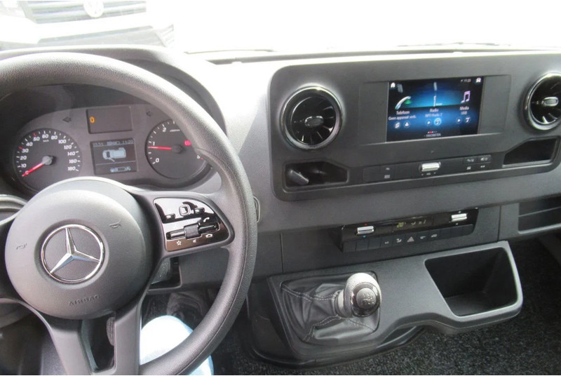 Mercedes-Benz Sprinter 317 CDI Koel / Vries/ verwarmen Carrier Xarios 350 + 220 volt nacht stekkerL2/H2 - Refrigerated delivery van: picture 5 Mercedes-Benz Sprinter 317 CDI Koel / Vries/ verwarmen Carrier Xarios 350 + 220 volt nacht stekkerL2/H2 - Refrigerated delivery van: picture 5