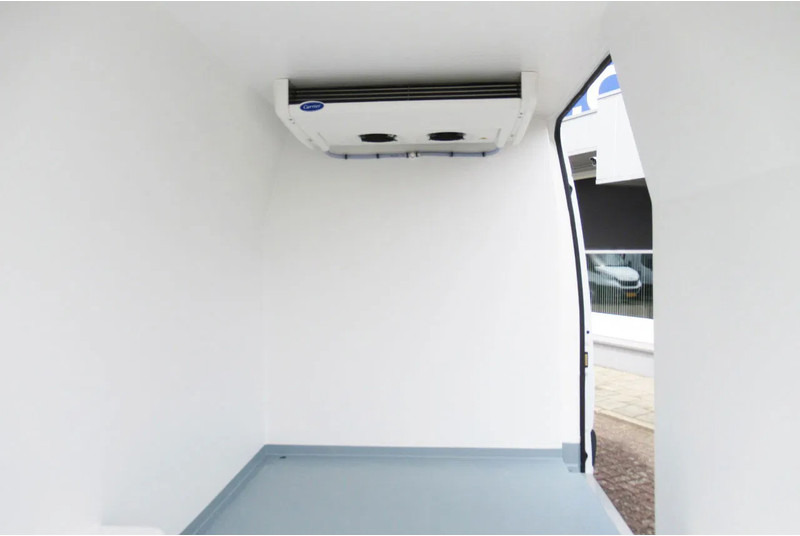 Mercedes-Benz Sprinter 317 CDI Koel / Vries/ verwarmen Carrier Xarios 350 + 220 volt nacht stekkerL2/H2 - Refrigerated delivery van: picture 4 Mercedes-Benz Sprinter 317 CDI Koel / Vries/ verwarmen Carrier Xarios 350 + 220 volt nacht stekkerL2/H2 - Refrigerated delivery van: picture 4