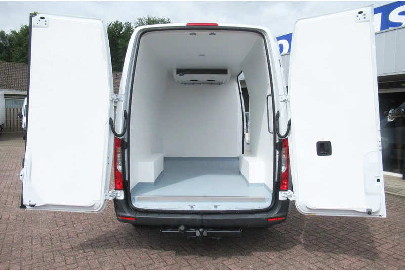 Mercedes-Benz Sprinter 317 CDI Koel / Vries/ verwarmen Carrier Xarios 350 + 220 volt nacht stekkerL2/H2 - Refrigerated delivery van: picture 3 Mercedes-Benz Sprinter 317 CDI Koel / Vries/ verwarmen Carrier Xarios 350 + 220 volt nacht stekkerL2/H2 - Refrigerated delivery van: picture 3