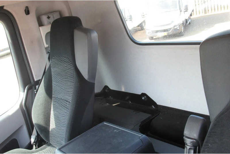 Mercedes-Benz Antos 1833 L - Tractor unit: picture 4 Mercedes-Benz Antos 1833 L - Tractor unit: picture 4