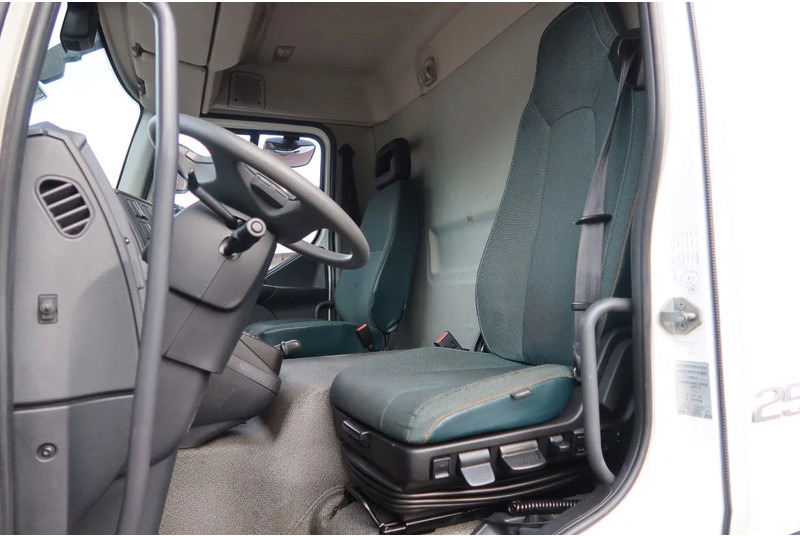 Volvo FL Bak + Dhollandia klep 2000 Kg - Box truck: picture 5 Volvo FL Bak + Dhollandia klep 2000 Kg - Box truck: picture 5