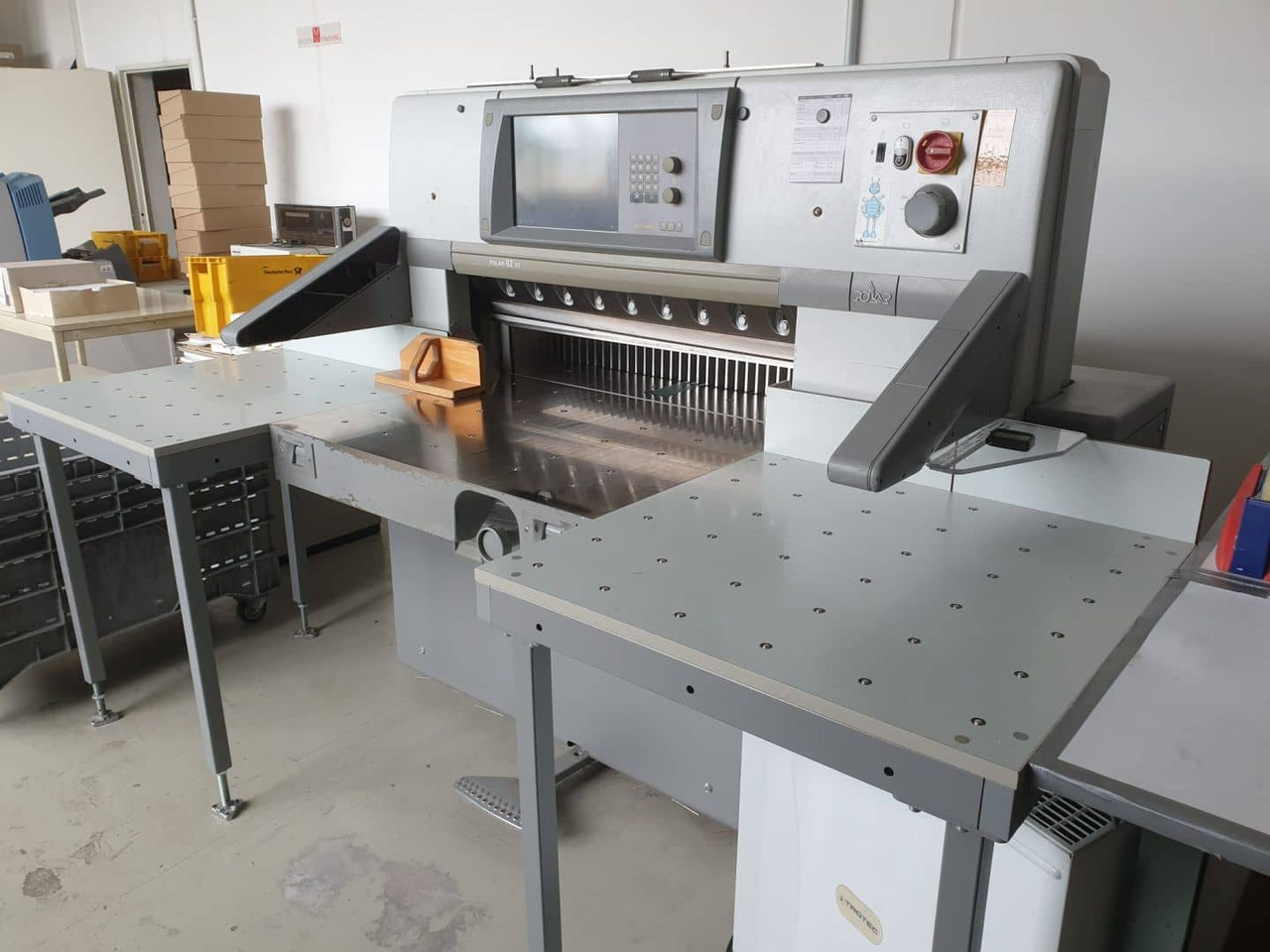 Polar 92 XT - Paper cutting machine: picture 3 Polar 92 XT - Paper cutting machine: picture 3