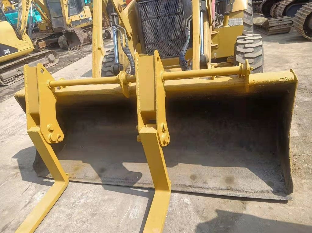 CAT 430F - Backhoe loader: picture 4 CAT 430F - Backhoe loader: picture 4