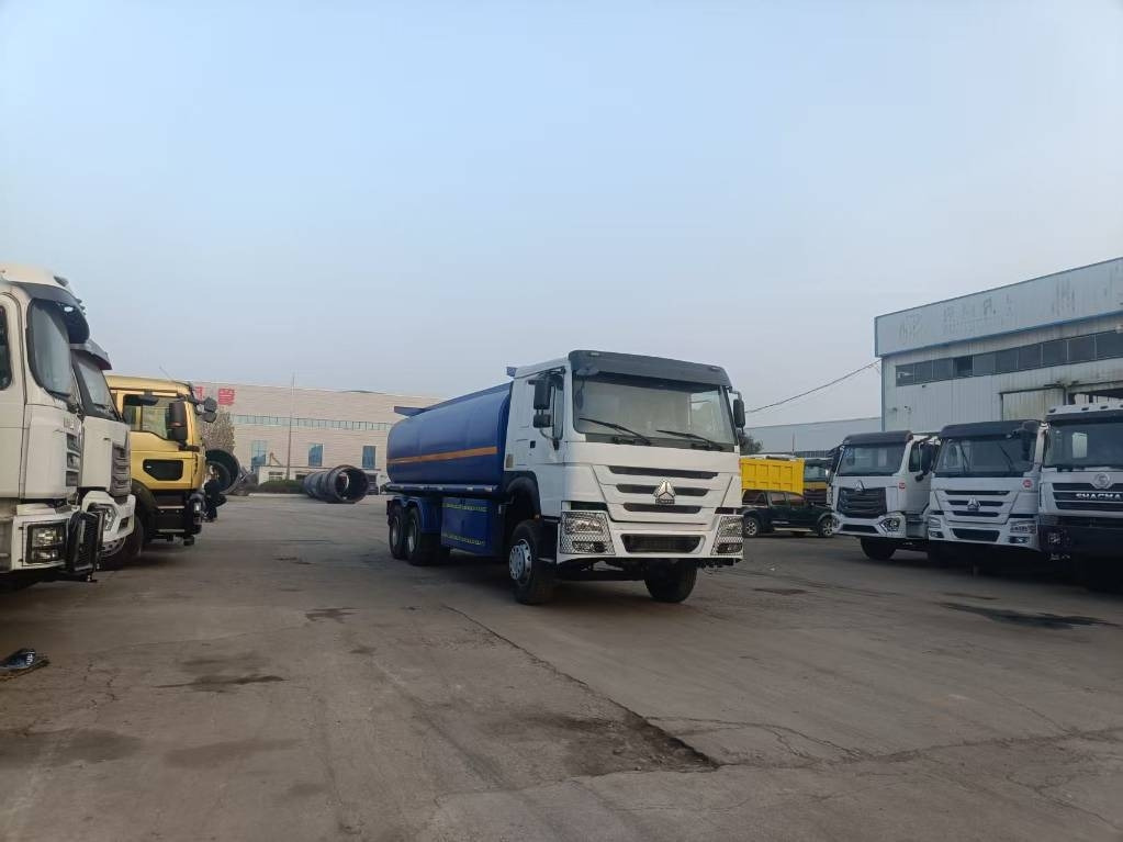 Howo 371 6x4 - Tank truck: picture 1 Howo 371 6x4 - Tank truck: picture 1