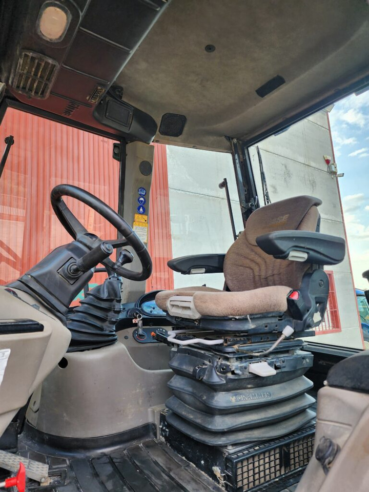 Backhoe loader CASE 580ST: picture 8