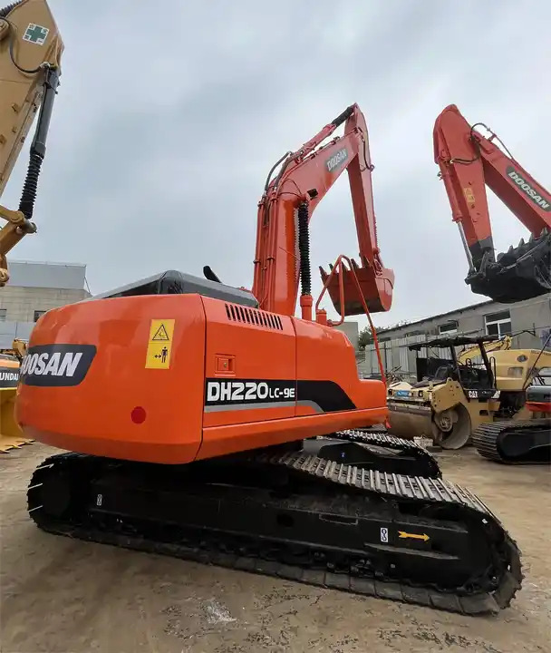 90% new used 22t Doosan DH220LC-9E DH220-9 DH220-9E DH220LC-9 crawler excavator - Crawler excavator: picture 1 90% new used 22t Doosan DH220LC-9E DH220-9 DH220-9E DH220LC-9 crawler excavator - Crawler excavator: picture 1