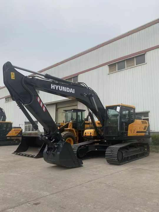 Certificated High Quality Hyundai 220LC Excavator 220lc-9s HX220L 220HD 22 Tons Excavator for Sale - Excavator: picture 4 Certificated High Quality Hyundai 220LC Excavator 220lc-9s HX220L 220HD 22 Tons Excavator for Sale - Excavator: picture 4