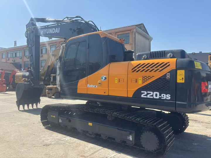 Cheap Price Original Used Hyundai 220 Excavator Hyundai 220LC-9s 220lc Excavator for Sale in Stock Secondhand Digger - Excavator: picture 2 Cheap Price Original Used Hyundai 220 Excavator Hyundai 220LC-9s 220lc Excavator for Sale in Stock Secondhand Digger - Excavator: picture 2