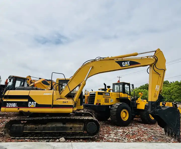 High Quality Used Excavator Cat 320bl In Good Condition On Sale in Shanghai - Crawler excavator: picture 1 High Quality Used Excavator Cat 320bl In Good Condition On Sale in Shanghai - Crawler excavator: picture 1