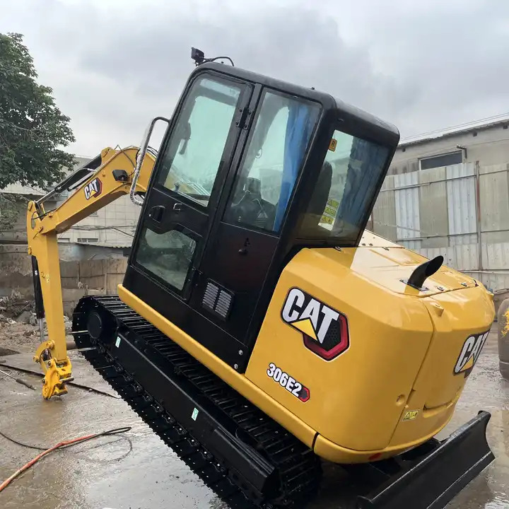 Japan excavator 6ton CAT 306E 306E2 306D 305.5 307 308 excavator 95% new retro CAT 305.5 5.5tons with mini excavator bucket - Crawler excavator: picture 2 Japan excavator 6ton CAT 306E 306E2 306D 305.5 307 308 excavator 95% new retro CAT 305.5 5.5tons with mini excavator bucket - Crawler excavator: picture 2