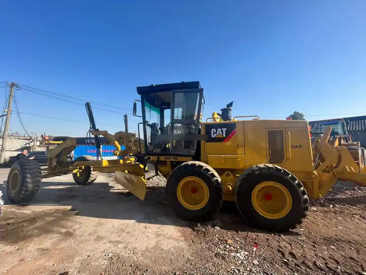Second hand Caterpillar motor Grader CAT 140K for sale, used CAT 140G 140H 140K in good condition - Grader: picture 3 Second hand Caterpillar motor Grader CAT 140K for sale, used CAT 140G 140H 140K in good condition - Grader: picture 3