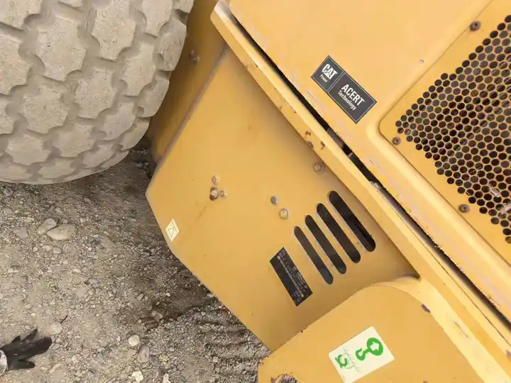 Used 18 ton Caterpillar Road Roller CAT CS76T Road Paving Machinery Soil Compactor made in USA - Road roller: picture 3 Used 18 ton Caterpillar Road Roller CAT CS76T Road Paving Machinery Soil Compactor made in USA - Road roller: picture 3