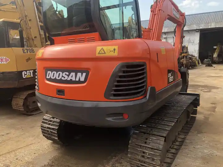 Crawler excavator Used Doosan dx60 dh60 dx55 dh55 mini excavator 6 ton: picture 7