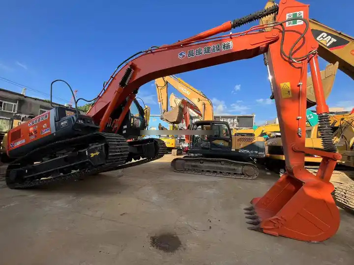 Used Hitachi Excavator Zx200-3 Crawler Excavator For Sale Excavator Hitachi Zaxis 200 With Imported Engine - - Crawler excavator: picture 4 Used Hitachi Excavator Zx200-3 Crawler Excavator For Sale Excavator Hitachi Zaxis 200 With Imported Engine - - Crawler excavator: picture 4
