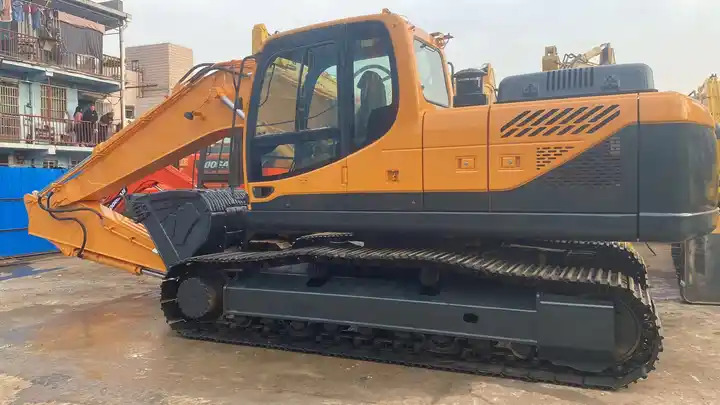 Used Hyundai 225 excavator second hand Korea Hyundai excavator Excavadoras de segunda mano - Excavator: picture 3 Used Hyundai 225 excavator second hand Korea Hyundai excavator Excavadoras de segunda mano - Excavator: picture 3