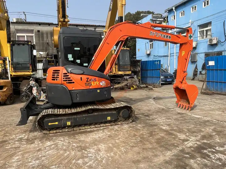 Used Excavator Hitachi Zaxis55ur good quality made in japan Hitachi ZX55ur crawler excavator - Crawler excavator: picture 3 Used Excavator Hitachi Zaxis55ur good quality made in japan Hitachi ZX55ur crawler excavator - Crawler excavator: picture 3