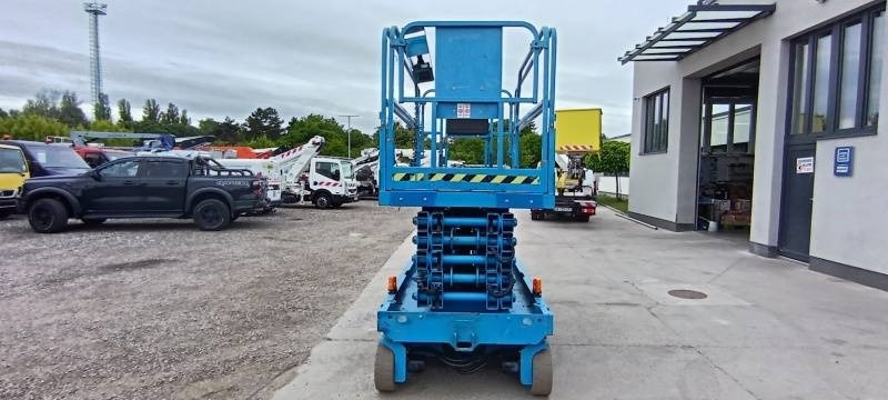 Genie GS4047 - 13,7m - electric - Scissor lift: picture 3 Genie GS4047 - 13,7m - electric - Scissor lift: picture 3