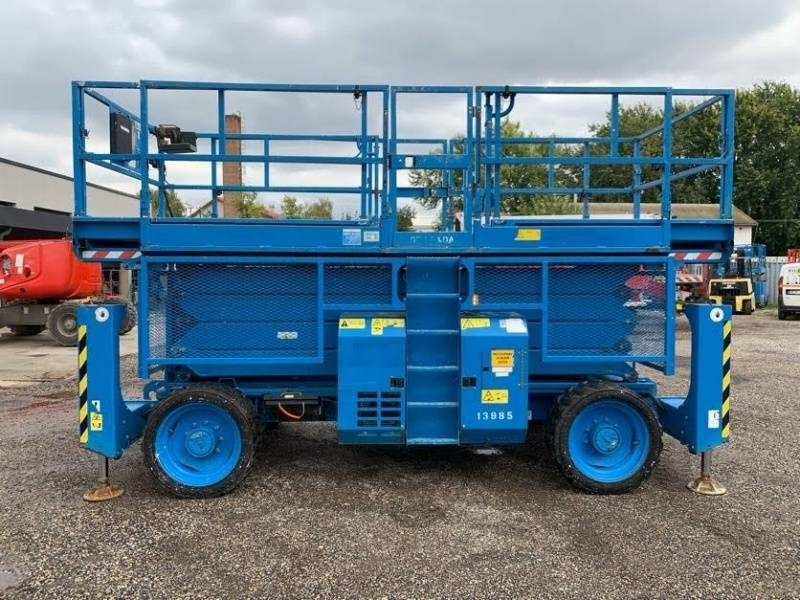 Genie GS4390 - 15,11m, diesel, 4x4  - Scissor lift: picture 4 Genie GS4390 - 15,11m, diesel, 4x4  - Scissor lift: picture 4