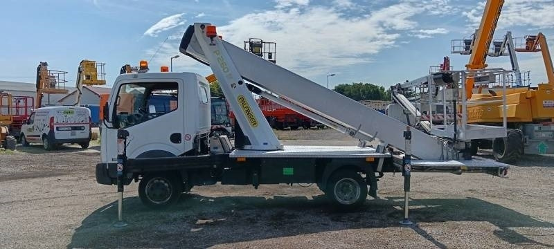 Nissan Cabstar Palfinger P260B - 25,6 m - 230 kg - Truck mounted aerial platform: picture 5 Nissan Cabstar Palfinger P260B - 25,6 m - 230 kg - Truck mounted aerial platform: picture 5