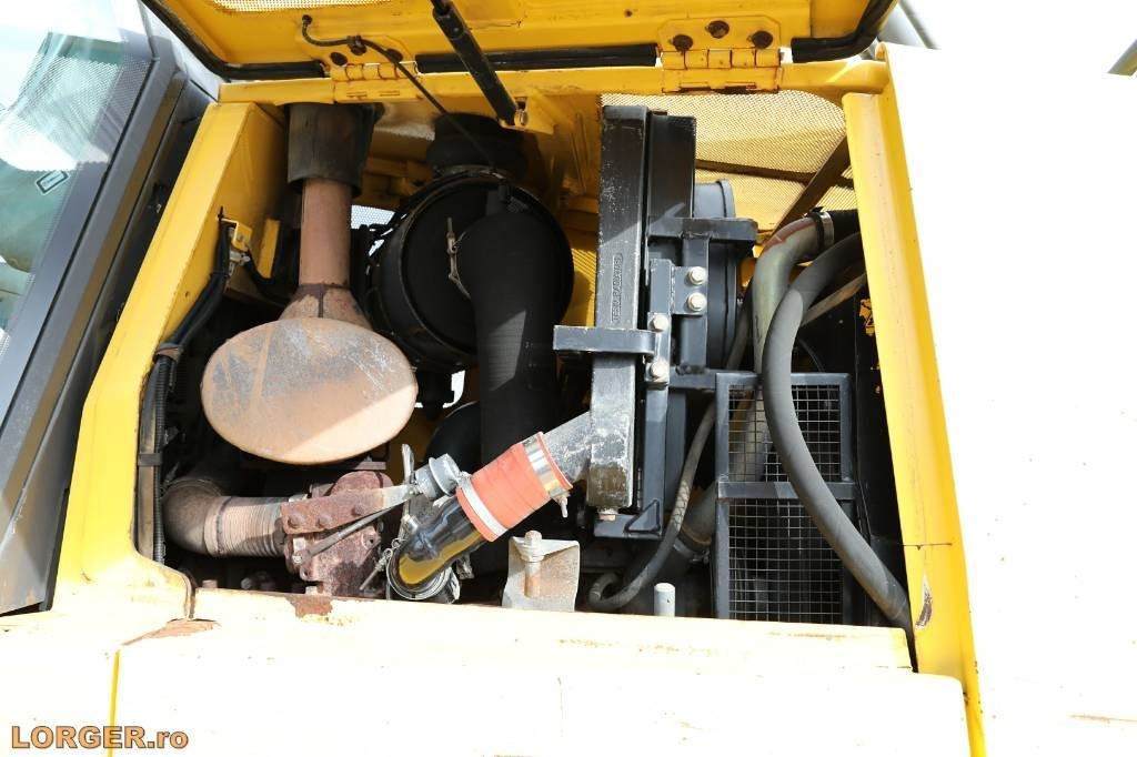 Bulldozer New Holland D 180: picture 8 Bulldozer New Holland D 180: picture 8