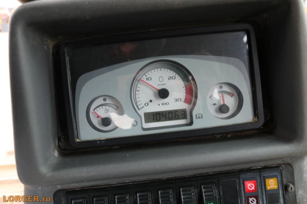 Bulldozer New Holland D 180: picture 13 Bulldozer New Holland D 180: picture 13