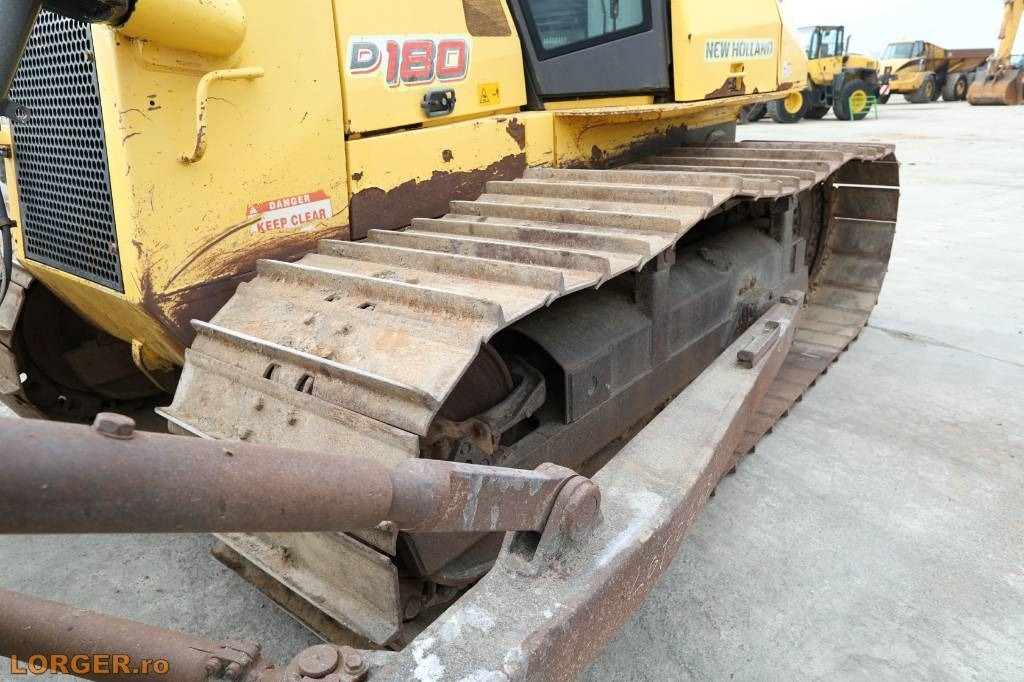 Bulldozer New Holland D 180: picture 14 Bulldozer New Holland D 180: picture 14