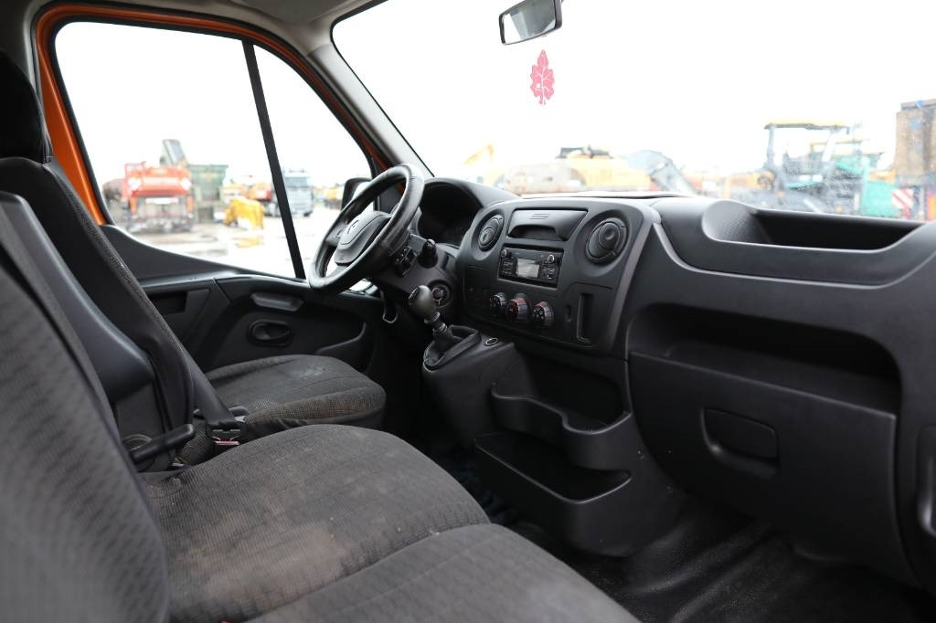 Closed box van Renault Master III: picture 17